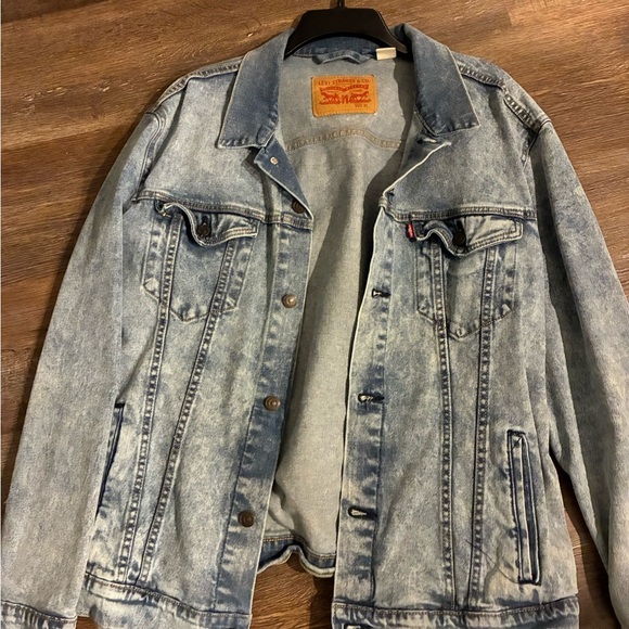 Levi's Other - Men Levi’s relaxed trucker vintage style Light Blue Denim Jacket XL